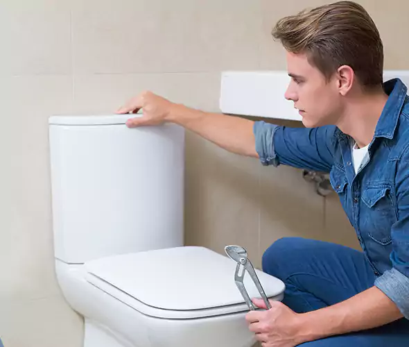 Expert Plumber for Toilet Replacement in Copiague, NY: Schedule Affordable Toilet Replacement Services with Us