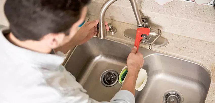 Faucet Repair in Copiague